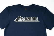 Laden Sie das Bild in den Galerie-Viewer, B2BFAB Blue Mountain Graphic T-Shirt